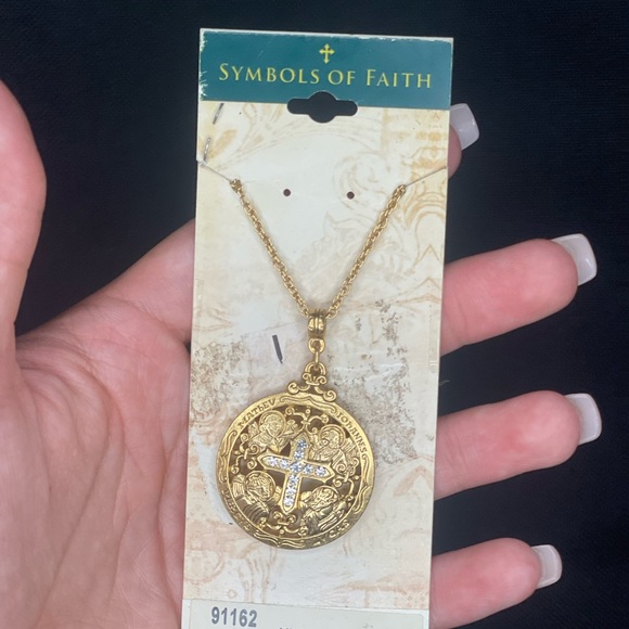 Gold Necklace with Cross Pendant - Picture 2 of 2